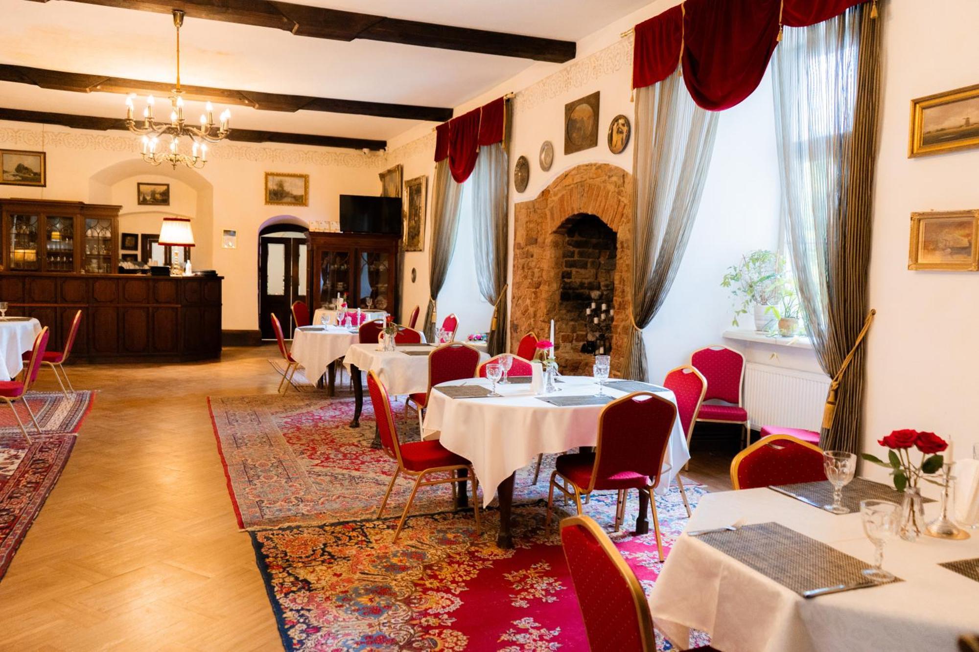Edoles Pils Otel Dış mekan fotoğraf